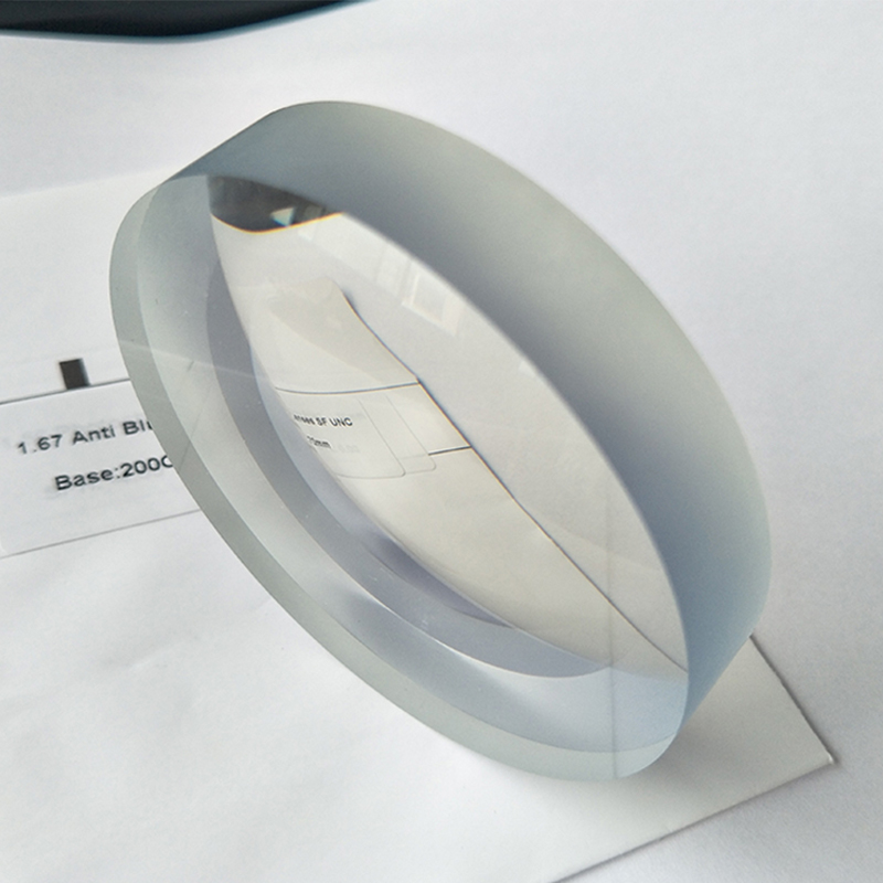 1,67 halvfärdig blå block enkelseende lins